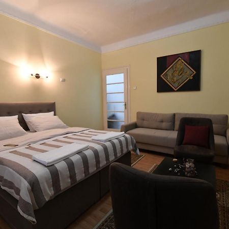 Apartment Nikola Belgrad Exteriör bild
